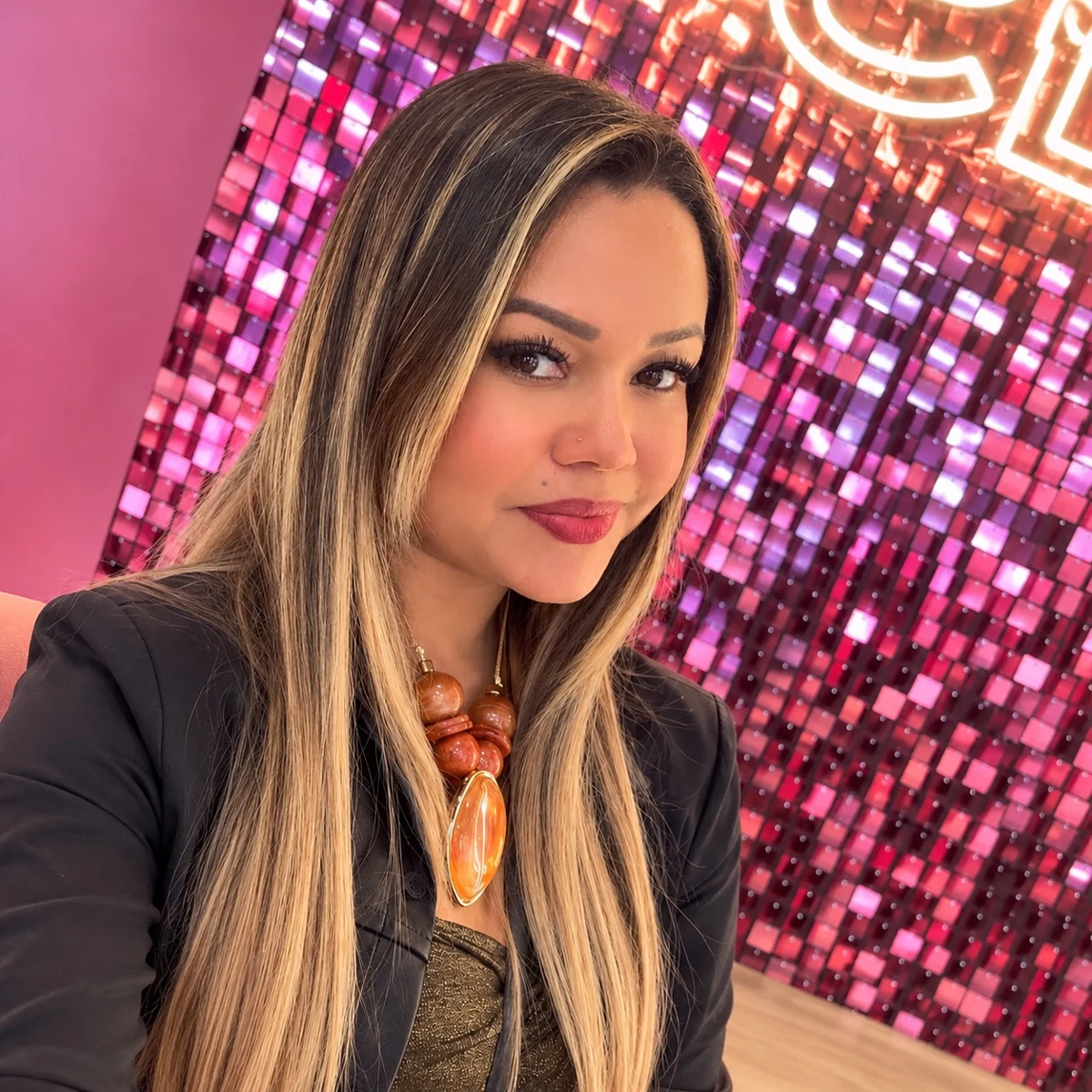 Vanessa, responsável por manicure e pedicure